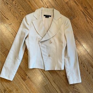 ISABEL de PEDRO BLAZER soft beige double breasted and great detail-fitted back.